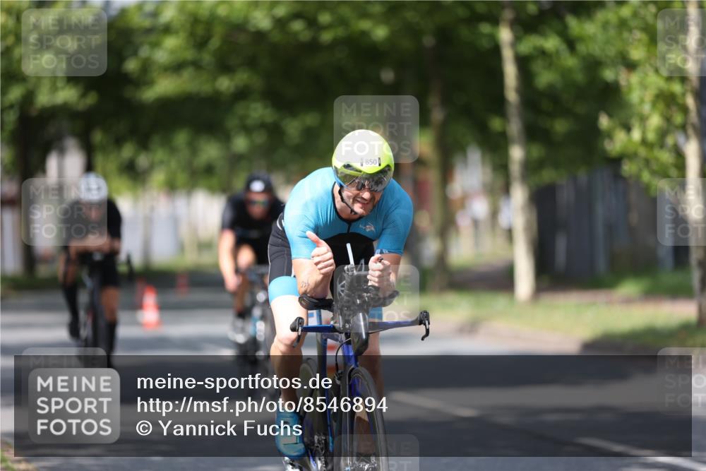 10.08.2025 - GEWOBA Citytriathlon Bremen Yannick Fuchs http://msf.ph/oto/8546894 10.08.2025 12:08:52 Radfahren 608, 619, 677, 684, 727, 797, 850, 883 meine-sportfotos.de