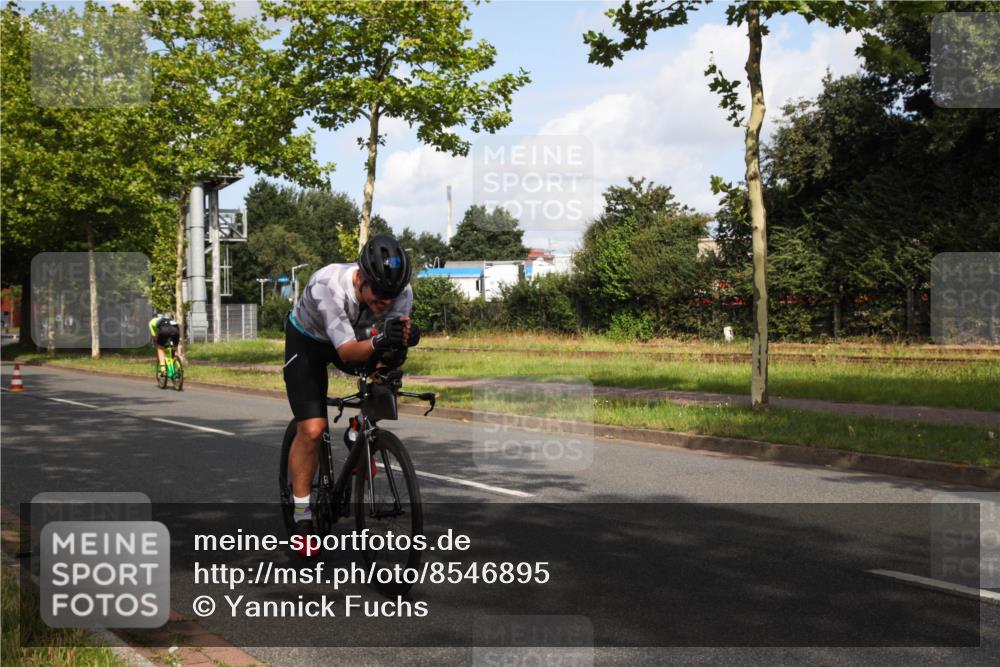 10.08.2025 - GEWOBA Citytriathlon Bremen Yannick Fuchs http://msf.ph/oto/8546895 10.08.2025 10:47:37 Radfahren 205 meine-sportfotos.de