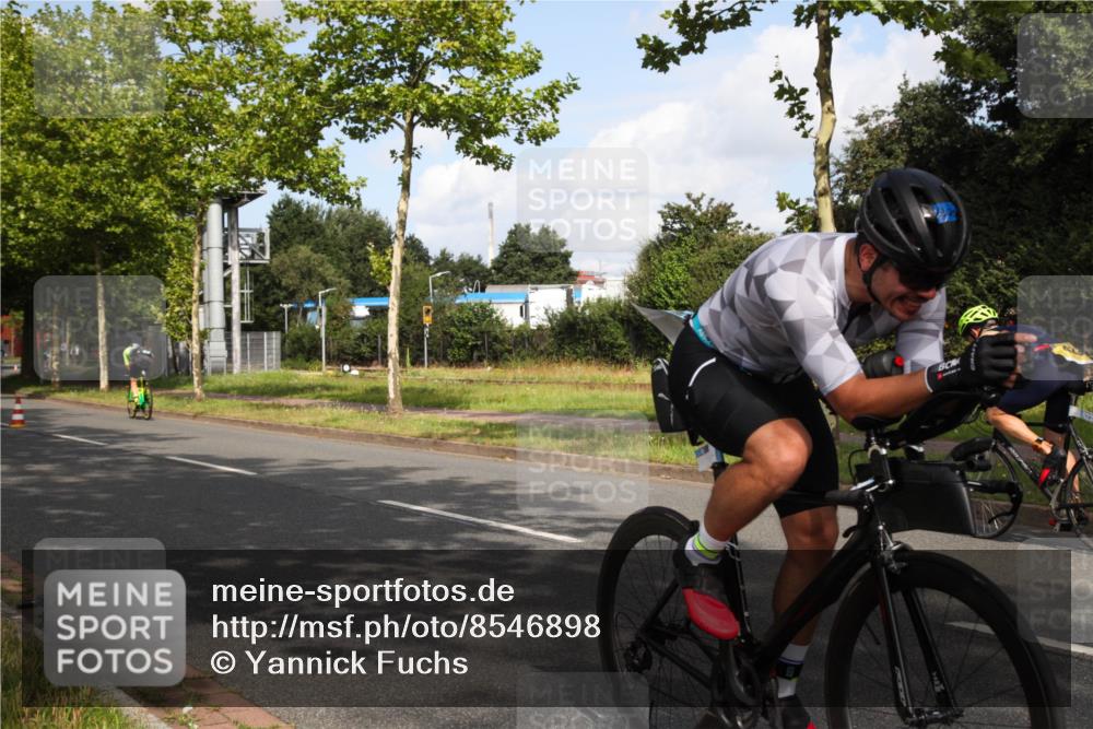10.08.2025 - GEWOBA Citytriathlon Bremen Yannick Fuchs http://msf.ph/oto/8546898 10.08.2025 10:47:38 Radfahren 205, 433 meine-sportfotos.de