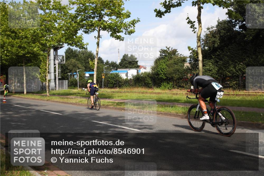 10.08.2025 - GEWOBA Citytriathlon Bremen Yannick Fuchs http://msf.ph/oto/8546901 10.08.2025 10:47:39 Radfahren 205, 433 meine-sportfotos.de