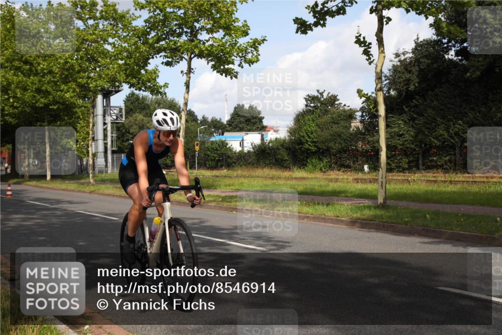 10.08.2025 - GEWOBA Citytriathlon Bremen Yannick Fuchs http://msf.ph/oto/8546914 10.08.2025 10:47:57 Radfahren 414, 433, 459 meine-sportfotos.de