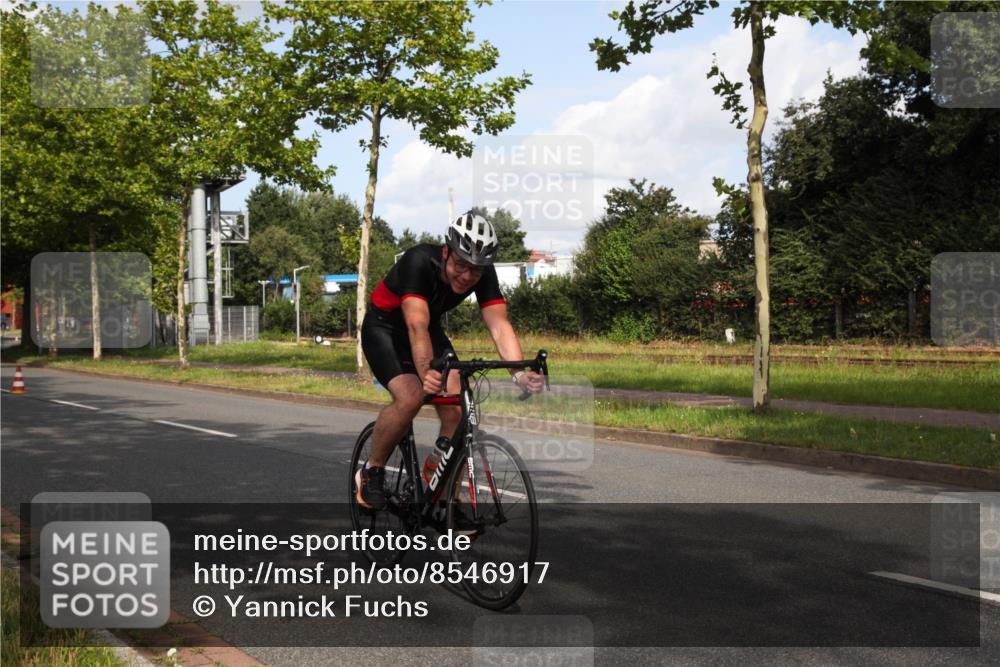 10.08.2025 - GEWOBA Citytriathlon Bremen Yannick Fuchs http://msf.ph/oto/8546917 10.08.2025 10:48:04 Radfahren 363, 376, 414, 459 meine-sportfotos.de