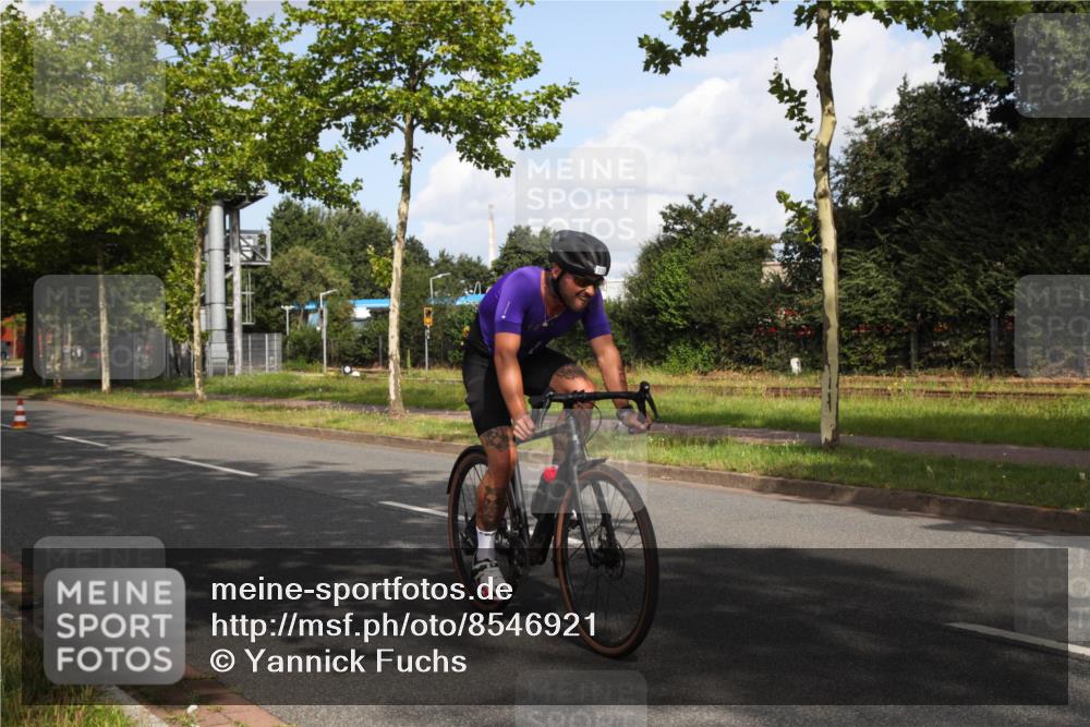 10.08.2025 - GEWOBA Citytriathlon Bremen Yannick Fuchs http://msf.ph/oto/8546921 10.08.2025 10:48:10 Radfahren 363, 376, 414 meine-sportfotos.de