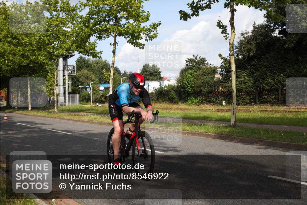 10.08.2025 - GEWOBA Citytriathlon Bremen Yannick Fuchs http://msf.ph/oto/8546922 10.08.2025 10:48:14 Radfahren 129, 363, 376, 414 meine-sportfotos.de