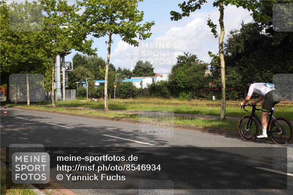 10.08.2025 - GEWOBA Citytriathlon Bremen Yannick Fuchs http://msf.ph/oto/8546934 10.08.2025 10:48:25 Radfahren 127, 129, 363, 423 meine-sportfotos.de