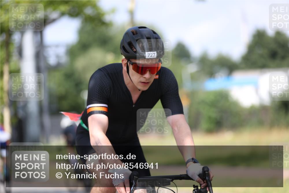 10.08.2025 - GEWOBA Citytriathlon Bremen Yannick Fuchs http://msf.ph/oto/8546941 10.08.2025 12:09:05 Radfahren 619, 684, 727, 731, 779, 850, 871, 890, 896 meine-sportfotos.de