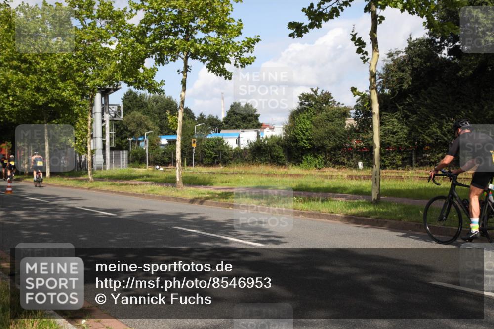 10.08.2025 - GEWOBA Citytriathlon Bremen Yannick Fuchs http://msf.ph/oto/8546953 10.08.2025 10:48:31 Radfahren 127, 129, 423, 434, 471 meine-sportfotos.de
