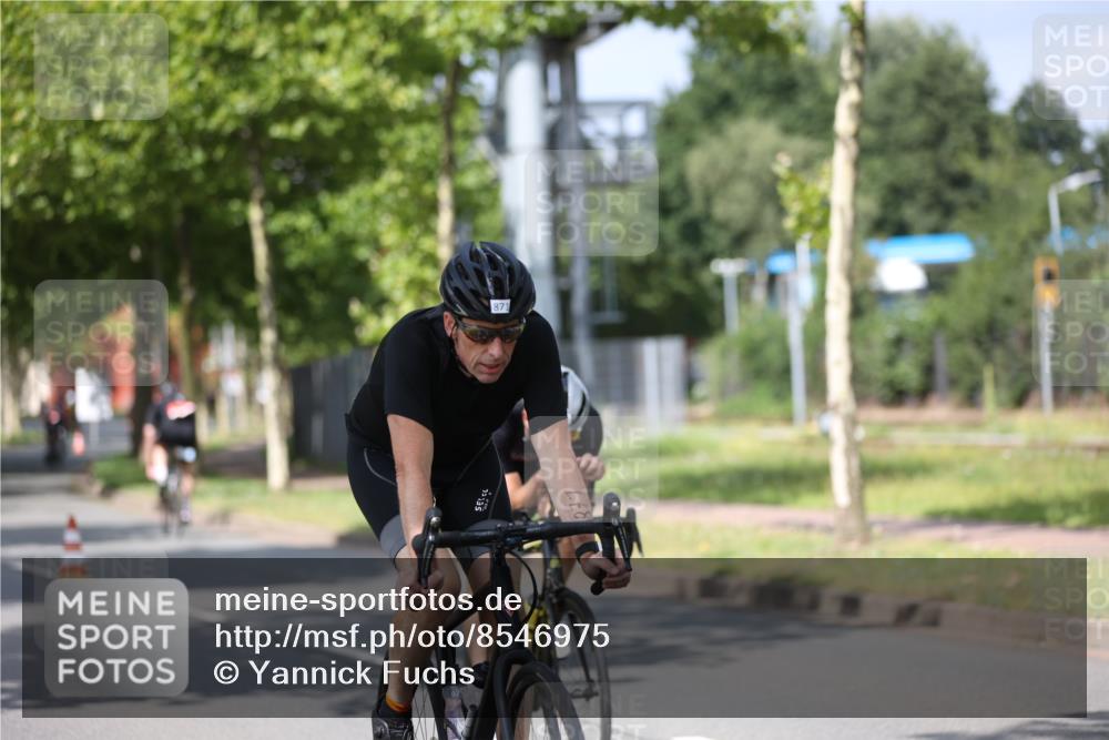 10.08.2025 - GEWOBA Citytriathlon Bremen Yannick Fuchs http://msf.ph/oto/8546975 10.08.2025 12:09:11 Radfahren 727, 731, 779, 837, 871, 890, 896 meine-sportfotos.de