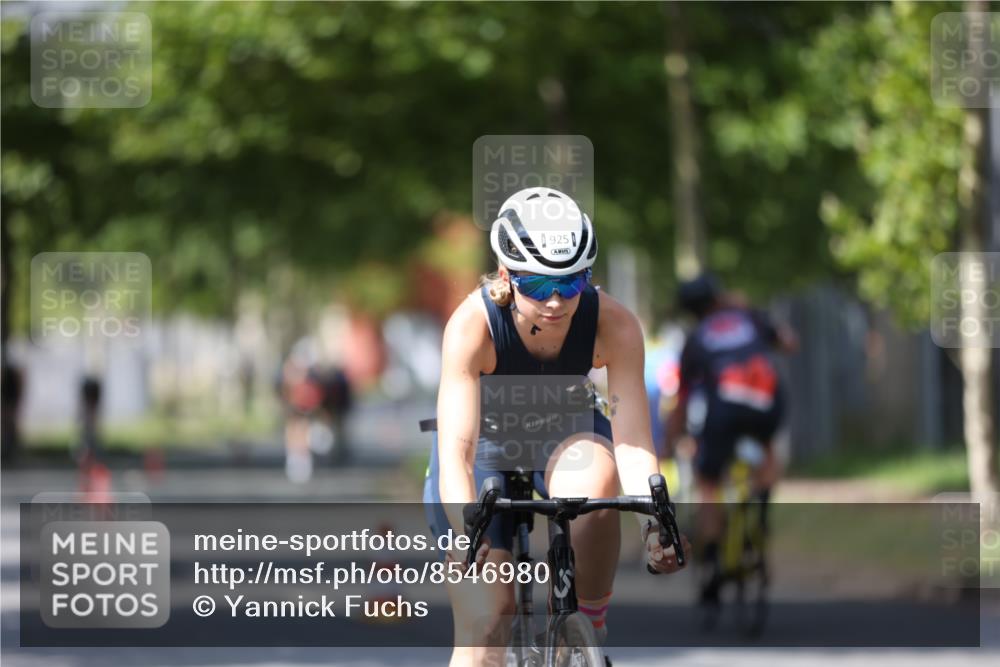 10.08.2025 - GEWOBA Citytriathlon Bremen Yannick Fuchs http://msf.ph/oto/8546980 10.08.2025 13:03:39 Radfahren 753, 812, 823, 908, 925, 1007 meine-sportfotos.de