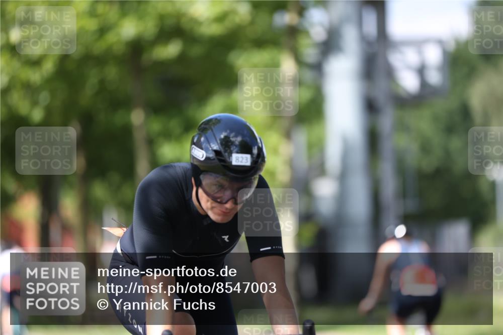 10.08.2025 - GEWOBA Citytriathlon Bremen Yannick Fuchs http://msf.ph/oto/8547003 10.08.2025 13:03:42 Radfahren 676, 753, 812, 823, 908, 925, 1007 meine-sportfotos.de