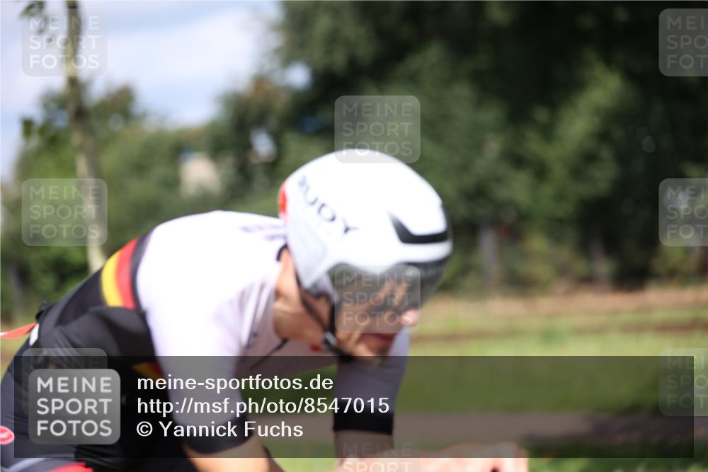 10.08.2025 - GEWOBA Citytriathlon Bremen Yannick Fuchs http://msf.ph/oto/8547015 10.08.2025 12:09:15 Radfahren 611, 633, 727, 731, 779, 814, 837, 871, 880, 890, 896 meine-sportfotos.de