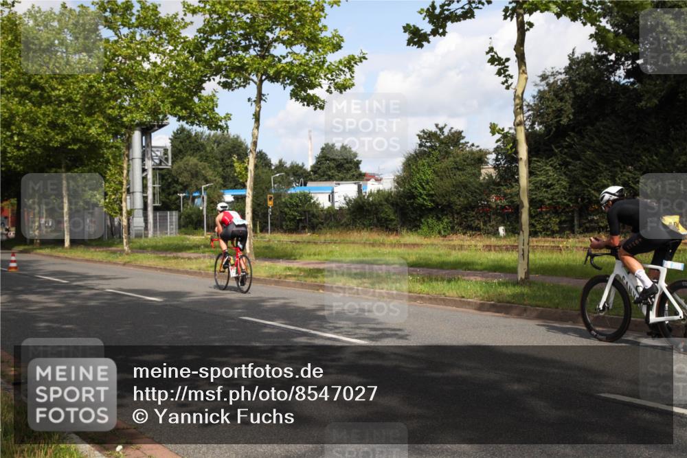 10.08.2025 - GEWOBA Citytriathlon Bremen Yannick Fuchs http://msf.ph/oto/8547027 10.08.2025 10:49:32 Radfahren 353, 387, 405, 407 meine-sportfotos.de