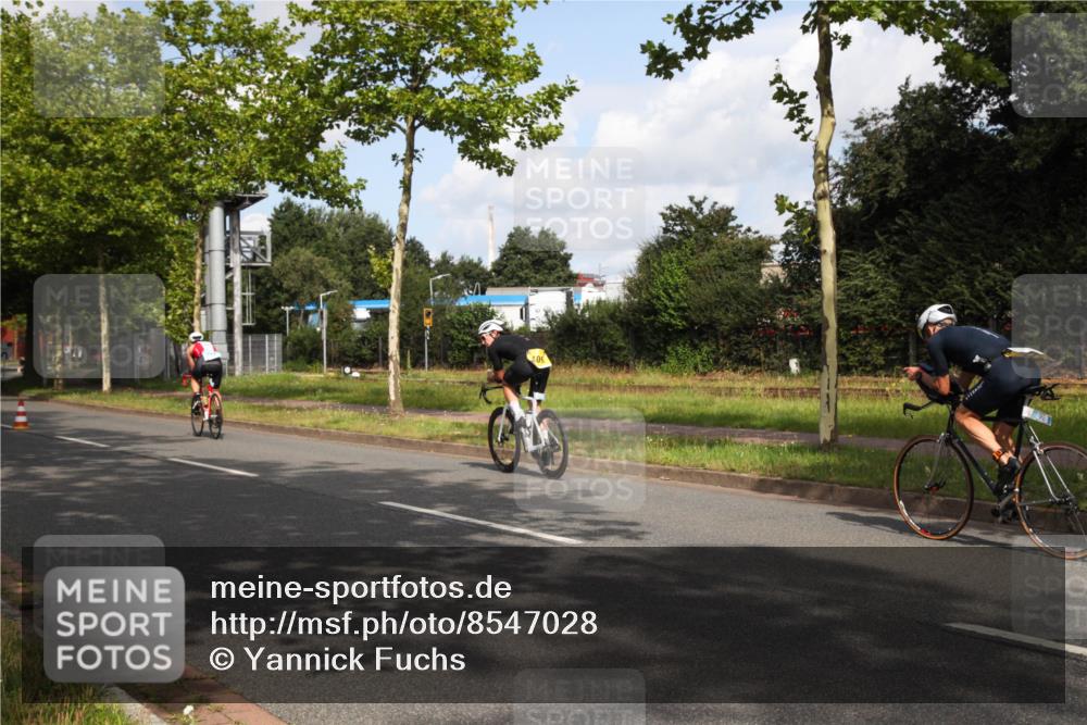 10.08.2025 - GEWOBA Citytriathlon Bremen Yannick Fuchs http://msf.ph/oto/8547028 10.08.2025 10:49:32 Radfahren 353, 387, 405, 407 meine-sportfotos.de
