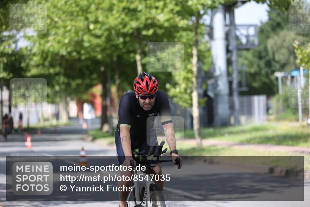 10.08.2025 - GEWOBA Citytriathlon Bremen Yannick Fuchs http://msf.ph/oto/8547035 10.08.2025 12:09:20 Radfahren 611, 633, 731, 779, 814, 837, 871, 880, 890, 896 meine-sportfotos.de