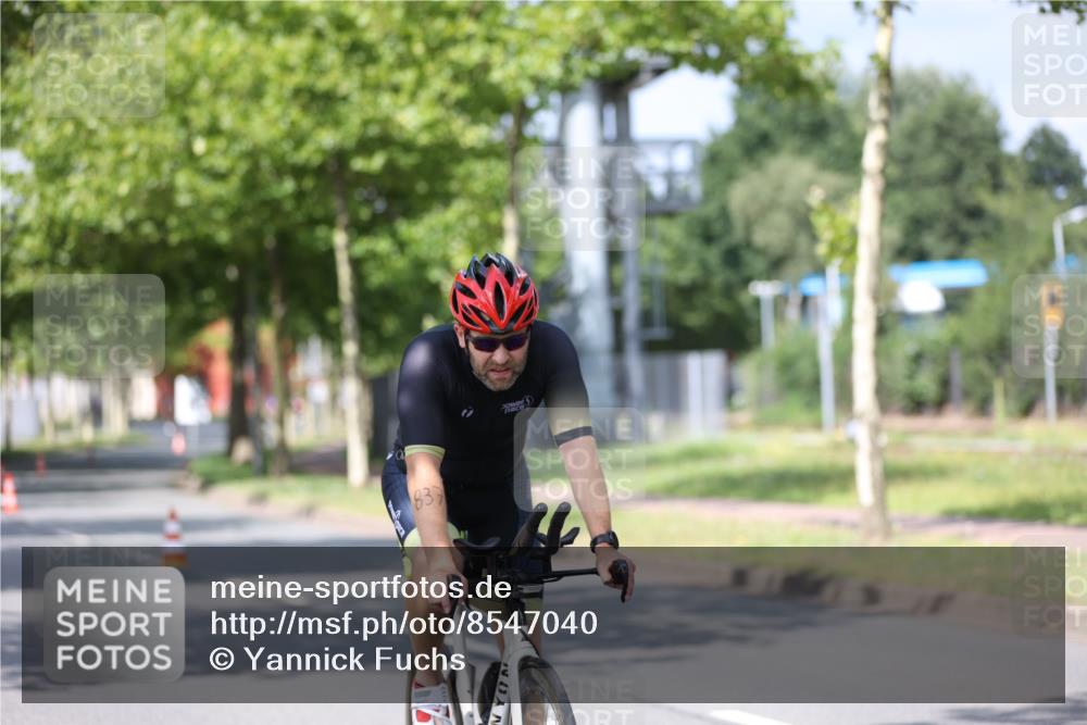 10.08.2025 - GEWOBA Citytriathlon Bremen Yannick Fuchs http://msf.ph/oto/8547040 10.08.2025 12:09:20 Radfahren 611, 633, 731, 779, 814, 837, 871, 880, 890, 896 meine-sportfotos.de