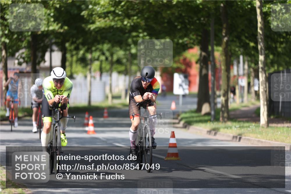 10.08.2025 - GEWOBA Citytriathlon Bremen Yannick Fuchs http://msf.ph/oto/8547049 10.08.2025 12:09:23 Radfahren 611, 633, 674, 779, 814, 837, 871, 880, 890, 896 meine-sportfotos.de