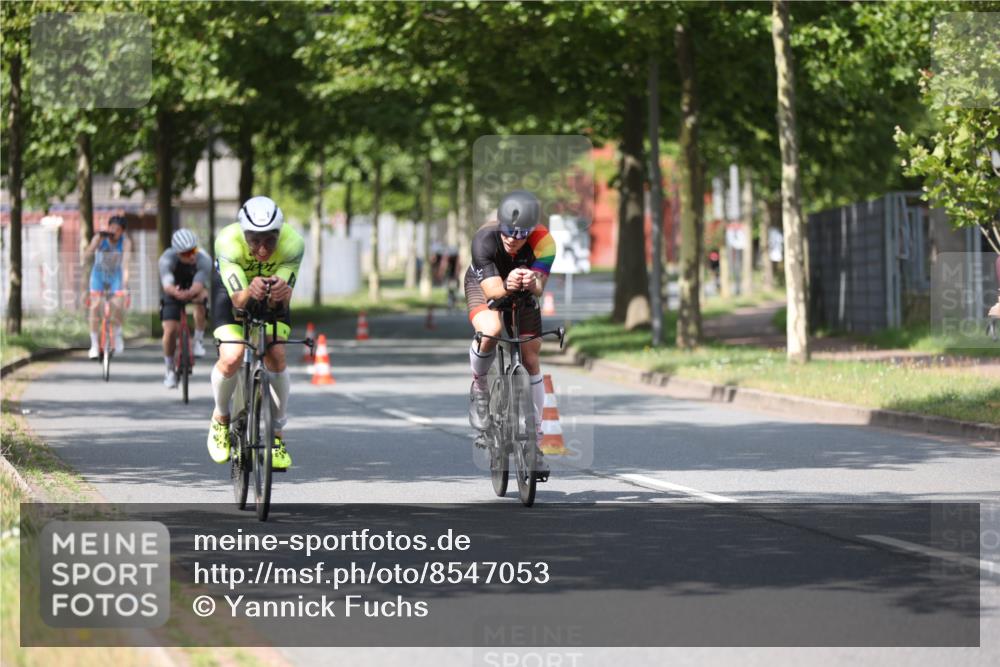 10.08.2025 - GEWOBA Citytriathlon Bremen Yannick Fuchs http://msf.ph/oto/8547053 10.08.2025 12:09:23 Radfahren 611, 633, 674, 779, 814, 837, 871, 880, 890, 896 meine-sportfotos.de