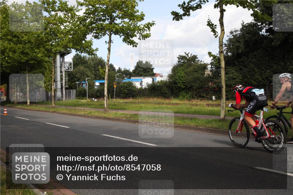 10.08.2025 - GEWOBA Citytriathlon Bremen Yannick Fuchs http://msf.ph/oto/8547058 10.08.2025 10:50:08 Radfahren 147, 406, 408, 426, 432, 441 meine-sportfotos.de