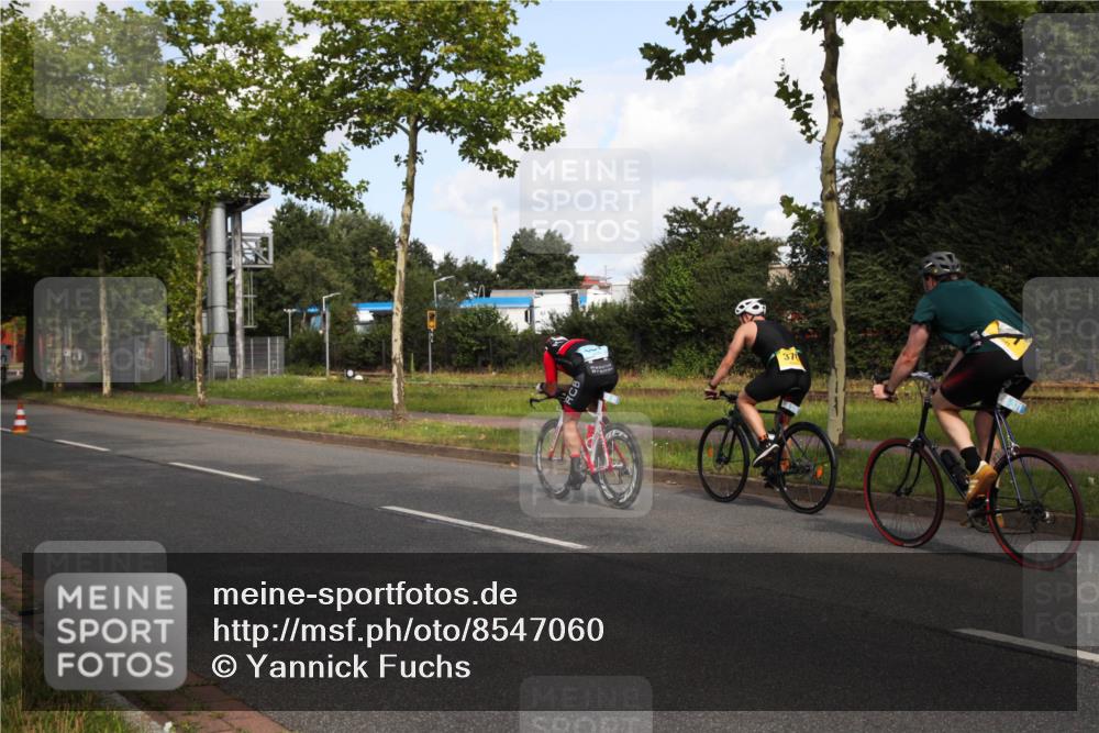 10.08.2025 - GEWOBA Citytriathlon Bremen Yannick Fuchs http://msf.ph/oto/8547060 10.08.2025 10:50:08 Radfahren 147, 406, 408, 426, 432, 441 meine-sportfotos.de