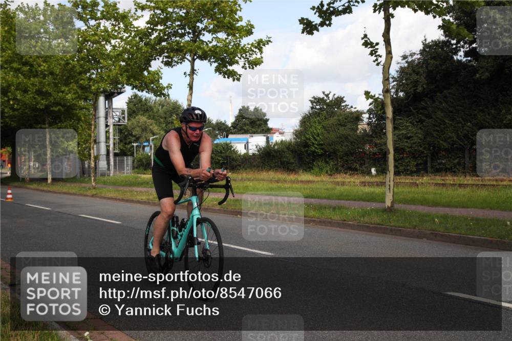 10.08.2025 - GEWOBA Citytriathlon Bremen Yannick Fuchs http://msf.ph/oto/8547066 10.08.2025 10:50:17 Radfahren 97, 161, 389, 406, 409, 426, 428, 441 meine-sportfotos.de