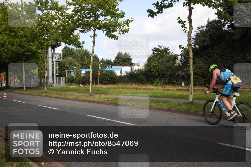 10.08.2025 - GEWOBA Citytriathlon Bremen Yannick Fuchs http://msf.ph/oto/8547069 10.08.2025 10:50:18 Radfahren 97, 161, 389, 406, 409, 426, 428 meine-sportfotos.de