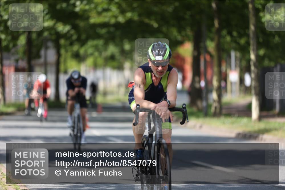10.08.2025 - GEWOBA Citytriathlon Bremen Yannick Fuchs http://msf.ph/oto/8547079 10.08.2025 13:03:52 Radfahren 574, 576, 676, 685, 753, 812, 823, 908, 965, 1007 meine-sportfotos.de