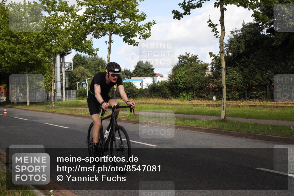 10.08.2025 - GEWOBA Citytriathlon Bremen Yannick Fuchs http://msf.ph/oto/8547081 10.08.2025 10:50:28 Radfahren 97, 161, 389, 409, 426, 428 meine-sportfotos.de