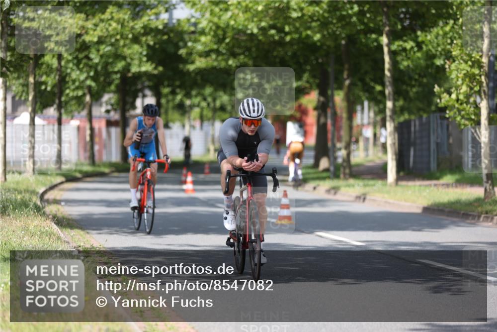 10.08.2025 - GEWOBA Citytriathlon Bremen Yannick Fuchs http://msf.ph/oto/8547082 10.08.2025 12:09:26 Radfahren 611, 633, 674, 779, 814, 837, 880, 890, 896 meine-sportfotos.de