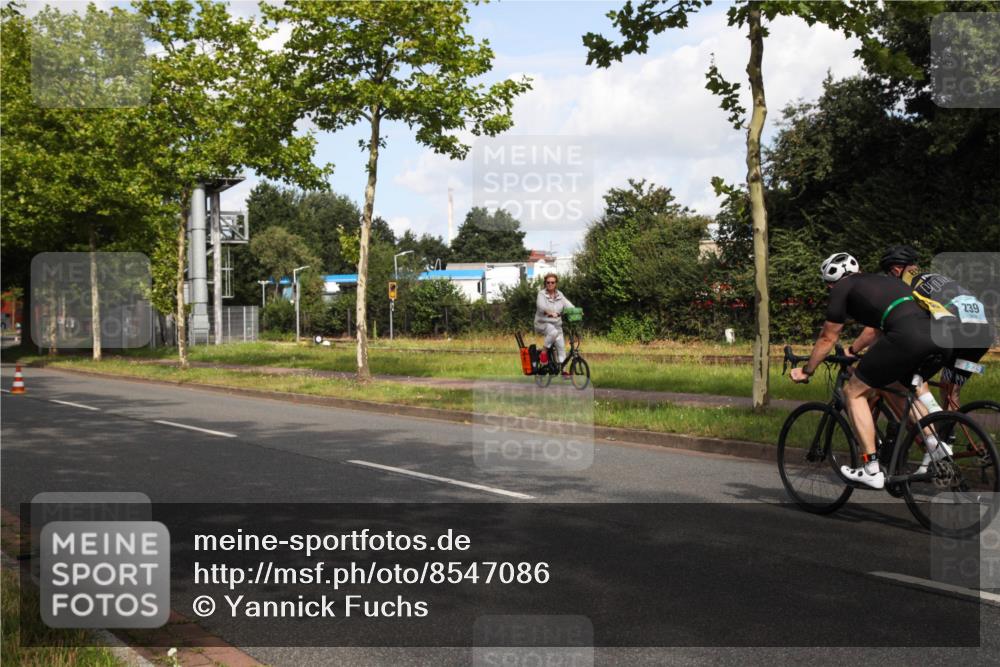 10.08.2025 - GEWOBA Citytriathlon Bremen Yannick Fuchs http://msf.ph/oto/8547086 10.08.2025 10:50:37 Radfahren 97, 389, 409, 428 meine-sportfotos.de