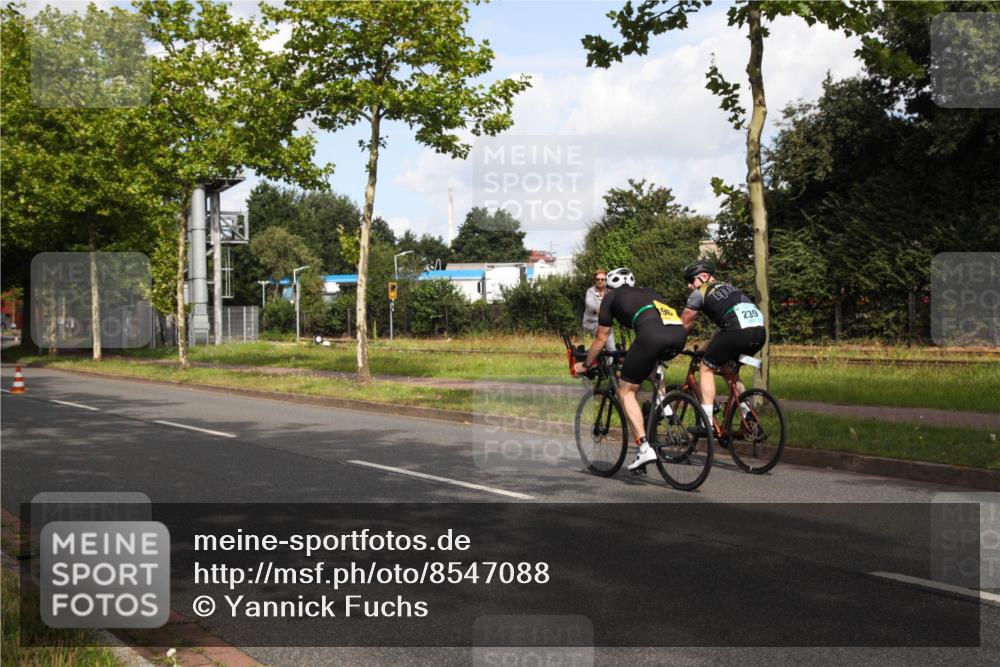 10.08.2025 - GEWOBA Citytriathlon Bremen Yannick Fuchs http://msf.ph/oto/8547088 10.08.2025 10:50:38 Radfahren 97, 389 meine-sportfotos.de