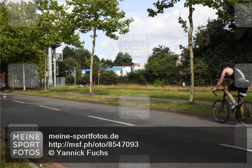 10.08.2025 - GEWOBA Citytriathlon Bremen Yannick Fuchs http://msf.ph/oto/8547093 10.08.2025 10:50:49 Radfahren 181, 371, 377, 473, 508 meine-sportfotos.de