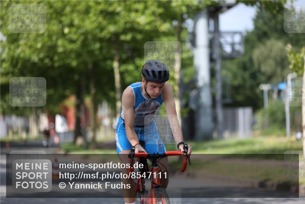 10.08.2025 - GEWOBA Citytriathlon Bremen Yannick Fuchs http://msf.ph/oto/8547111 10.08.2025 12:09:27 Radfahren 611, 633, 674, 814, 837, 880, 890, 896 meine-sportfotos.de