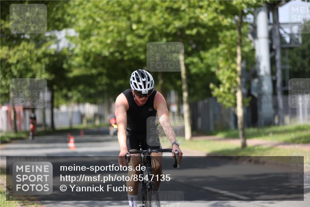 10.08.2025 - GEWOBA Citytriathlon Bremen Yannick Fuchs http://msf.ph/oto/8547135 10.08.2025 12:09:35 Radfahren 611, 633, 674, 697, 703, 814, 880 meine-sportfotos.de
