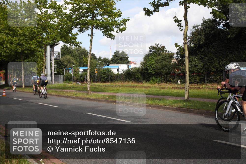 10.08.2025 - GEWOBA Citytriathlon Bremen Yannick Fuchs http://msf.ph/oto/8547136 10.08.2025 10:51:24 Radfahren 239, 396, 419, 421 meine-sportfotos.de