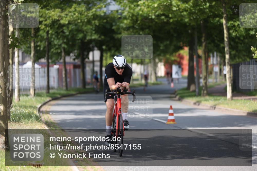 10.08.2025 - GEWOBA Citytriathlon Bremen Yannick Fuchs http://msf.ph/oto/8547155 10.08.2025 12:09:40 Radfahren 633, 674, 688, 697, 703, 814, 849 meine-sportfotos.de