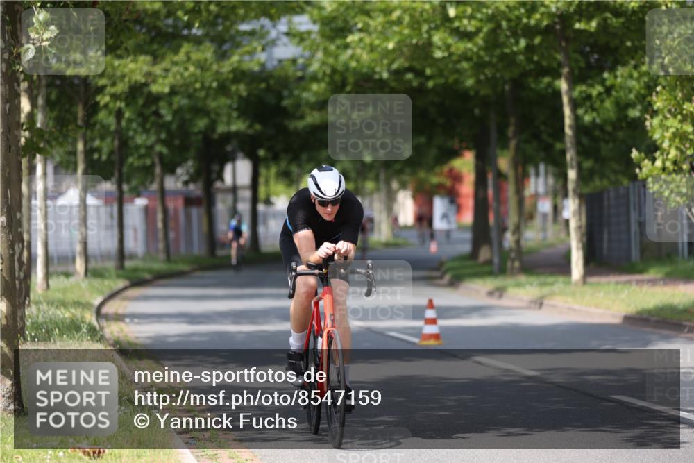 10.08.2025 - GEWOBA Citytriathlon Bremen Yannick Fuchs http://msf.ph/oto/8547159 10.08.2025 12:09:40 Radfahren 633, 674, 688, 697, 703, 814, 849 meine-sportfotos.de