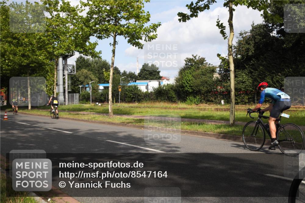 10.08.2025 - GEWOBA Citytriathlon Bremen Yannick Fuchs http://msf.ph/oto/8547164 10.08.2025 10:51:42 Radfahren 239, 241, 384, 396, 483 meine-sportfotos.de