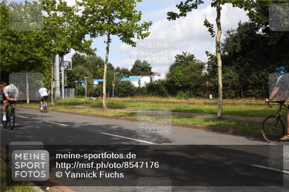 10.08.2025 - GEWOBA Citytriathlon Bremen Yannick Fuchs http://msf.ph/oto/8547176 10.08.2025 10:51:53 Radfahren 71, 121, 241, 384, 476, 483 meine-sportfotos.de