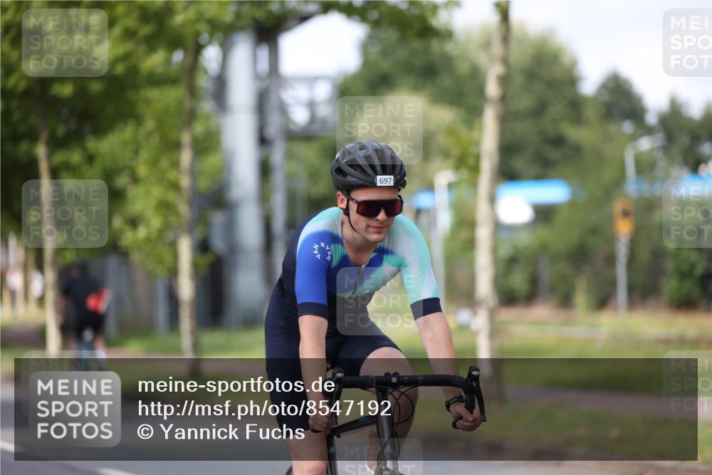 10.08.2025 - GEWOBA Citytriathlon Bremen Yannick Fuchs http://msf.ph/oto/8547192 10.08.2025 12:09:47 Radfahren 586, 628, 674, 688, 697, 703, 732, 830, 849 meine-sportfotos.de