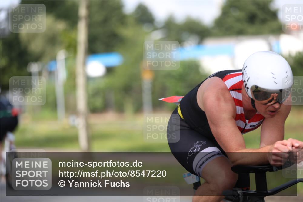 10.08.2025 - GEWOBA Citytriathlon Bremen Yannick Fuchs http://msf.ph/oto/8547220 10.08.2025 12:09:50 Radfahren 586, 607, 628, 688, 697, 703, 732, 830, 849 meine-sportfotos.de
