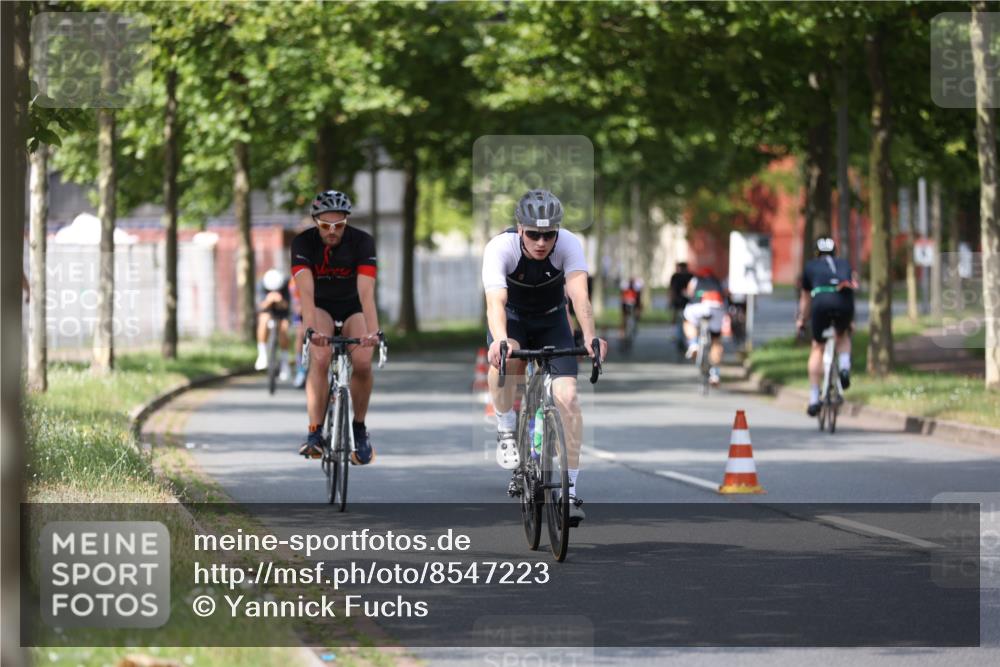 10.08.2025 - GEWOBA Citytriathlon Bremen Yannick Fuchs http://msf.ph/oto/8547223 10.08.2025 12:09:53 Radfahren 586, 607, 628, 688, 697, 703, 732, 830, 849 meine-sportfotos.de