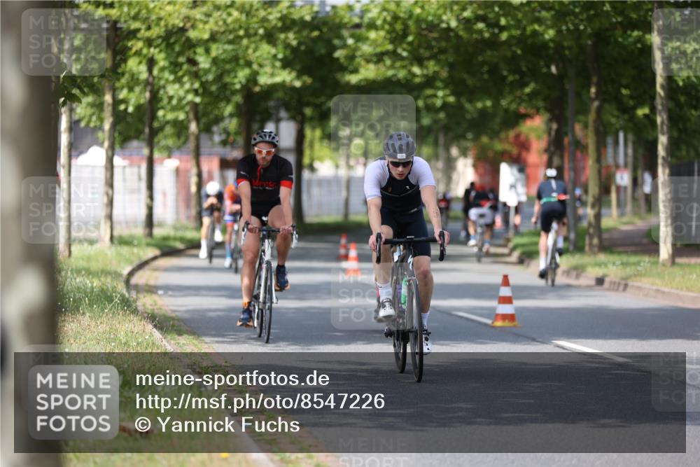 10.08.2025 - GEWOBA Citytriathlon Bremen Yannick Fuchs http://msf.ph/oto/8547226 10.08.2025 12:09:53 Radfahren 586, 607, 628, 688, 697, 703, 732, 830, 849 meine-sportfotos.de