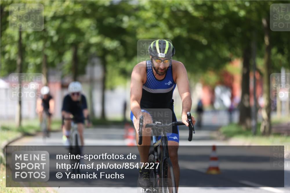 10.08.2025 - GEWOBA Citytriathlon Bremen Yannick Fuchs http://msf.ph/oto/8547227 10.08.2025 13:04:10 Radfahren 574, 576, 605, 625, 640, 685, 697, 760, 769, 786, 946, 960, 963, 1013, 1036 meine-sportfotos.de
