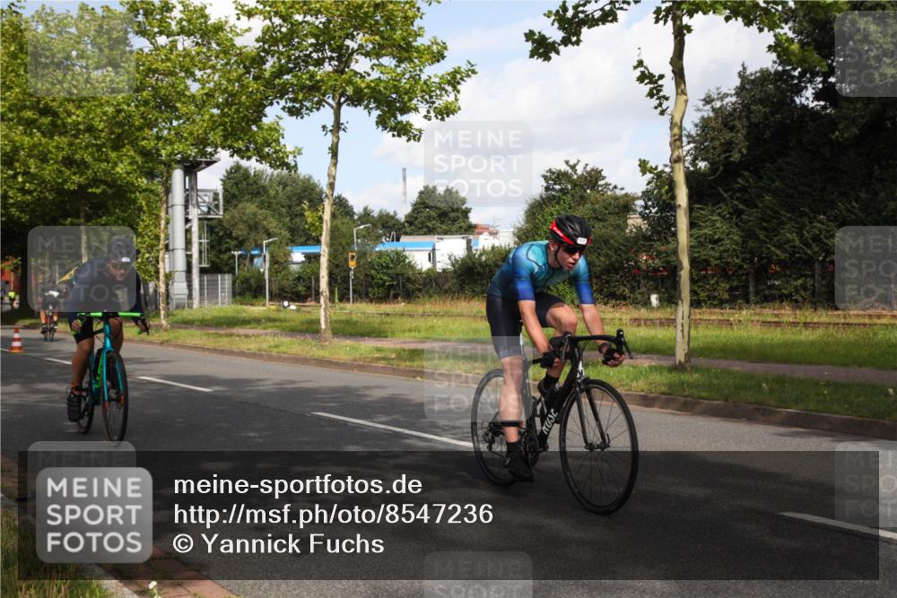 10.08.2025 - GEWOBA Citytriathlon Bremen Yannick Fuchs http://msf.ph/oto/8547236 10.08.2025 10:52:29 Radfahren 43, 137, 349, 354, 355, 390, 392, 394, 479, 491, 504 meine-sportfotos.de