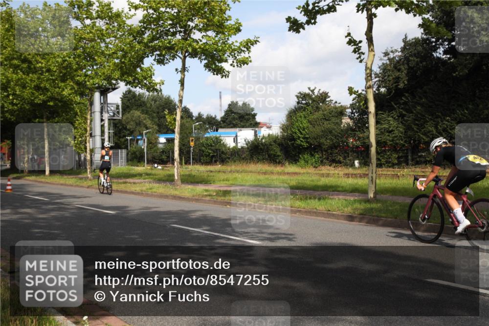 10.08.2025 - GEWOBA Citytriathlon Bremen Yannick Fuchs http://msf.ph/oto/8547255 10.08.2025 10:52:46 Radfahren 21, 43, 400, 413, 491, 504 meine-sportfotos.de