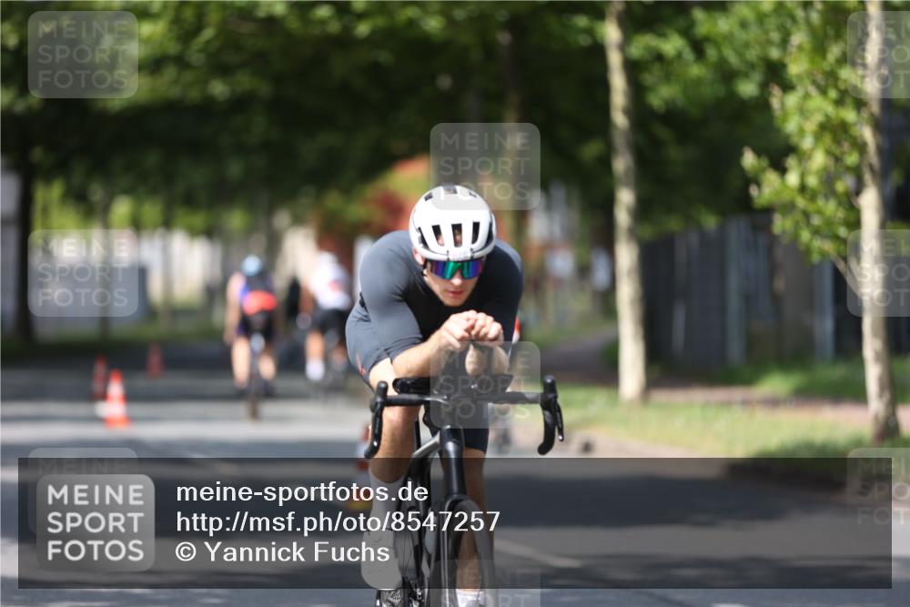 10.08.2025 - GEWOBA Citytriathlon Bremen Yannick Fuchs http://msf.ph/oto/8547257 10.08.2025 12:09:57 Radfahren 586, 607, 628, 688, 697, 732, 830, 849 meine-sportfotos.de