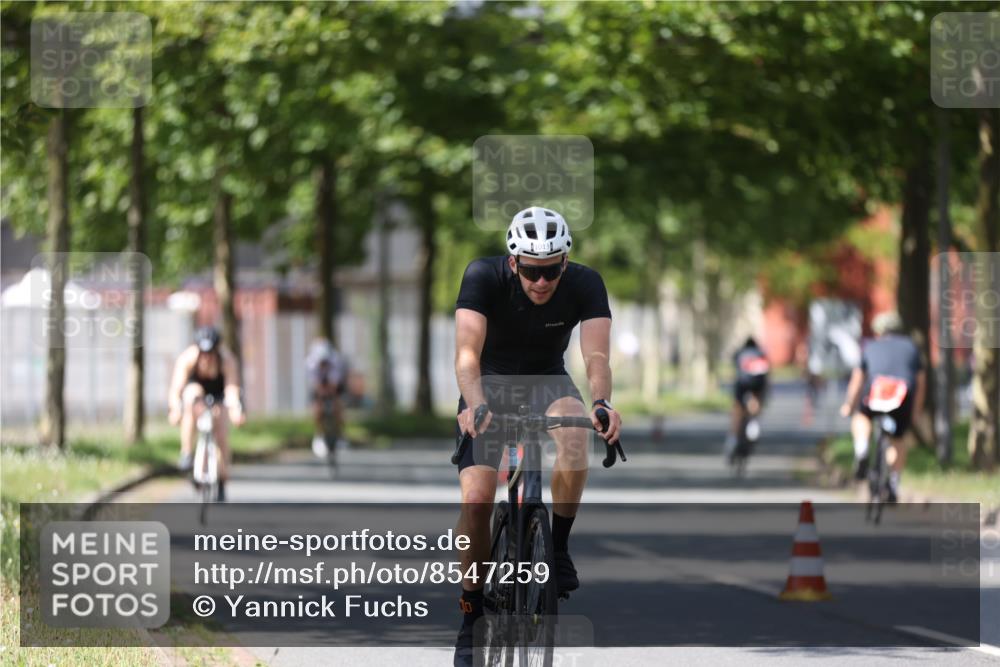 10.08.2025 - GEWOBA Citytriathlon Bremen Yannick Fuchs http://msf.ph/oto/8547259 10.08.2025 13:04:13 Radfahren 576, 605, 625, 640, 697, 760, 769, 786, 799, 946, 960, 963, 1013, 1036 meine-sportfotos.de