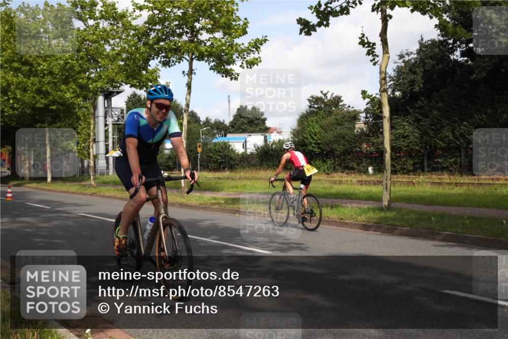 10.08.2025 - GEWOBA Citytriathlon Bremen Yannick Fuchs http://msf.ph/oto/8547263 10.08.2025 10:52:55 Radfahren 21, 358, 400, 413 meine-sportfotos.de
