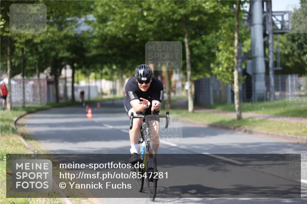 10.08.2025 - GEWOBA Citytriathlon Bremen Yannick Fuchs http://msf.ph/oto/8547281 10.08.2025 12:10:01 Radfahren 586, 607, 628, 688, 732, 830, 849, 1024 meine-sportfotos.de