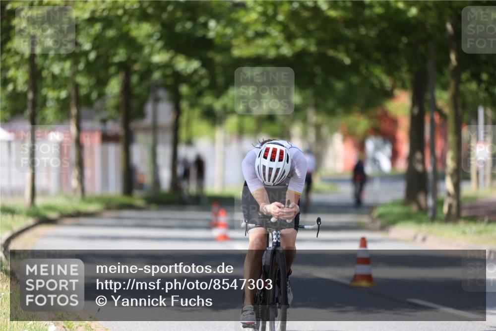 10.08.2025 - GEWOBA Citytriathlon Bremen Yannick Fuchs http://msf.ph/oto/8547303 10.08.2025 13:04:18 Radfahren 605, 625, 640, 674, 697, 760, 769, 786, 799, 946, 960, 963, 1013, 1036 meine-sportfotos.de